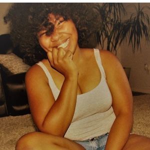 Meet your Posher, Carmal